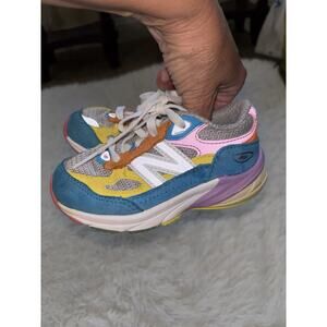 New Balance 990 Toddler Girl Sz. 7 Multicolor Design Lace Sneaker. Adorable